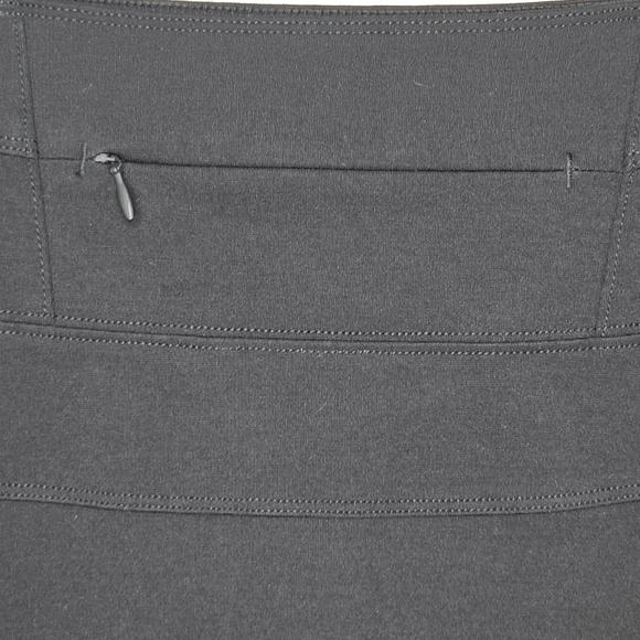 ATHLETA Women's Ponte Twill Athletic Skirt Black Side & Back Pockets Size 2 NWOT - Picture 3 of 8